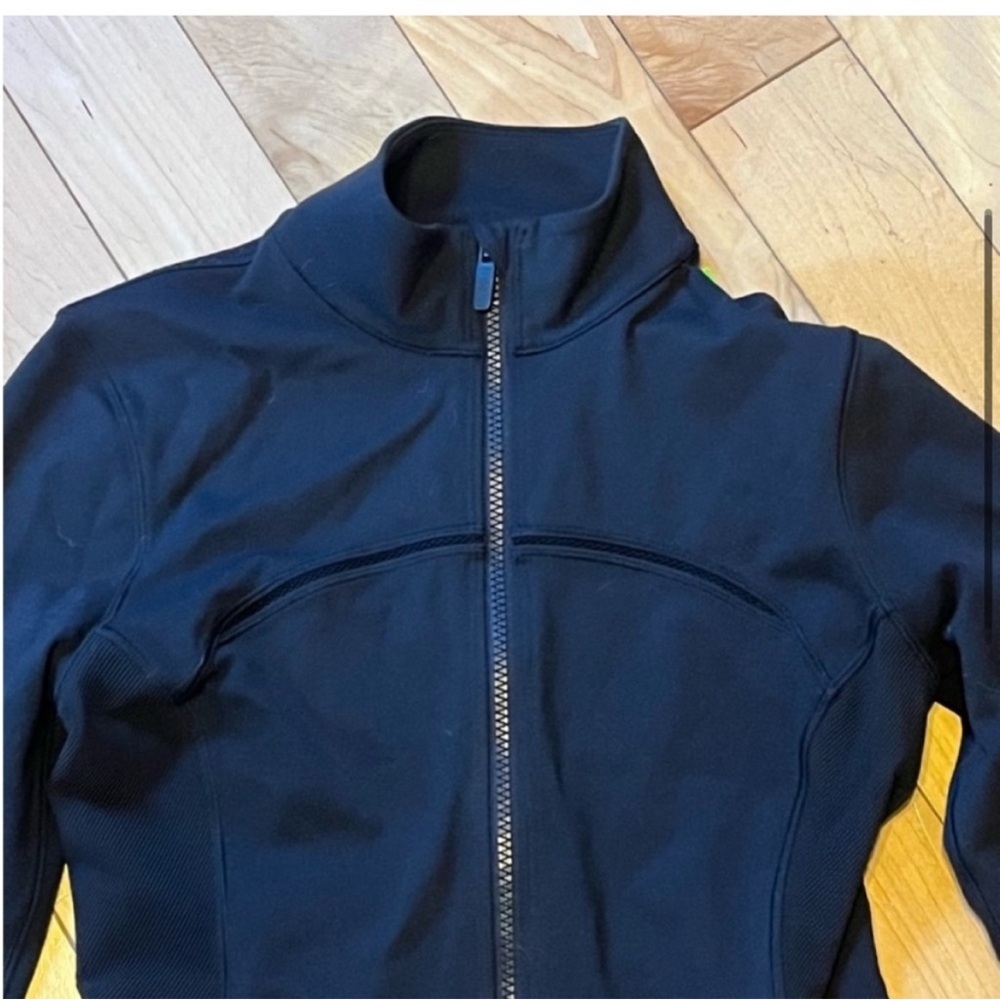 Lululemon Mesh Is More Jacket zip up in Black size six (6) - Picture 4 of 11